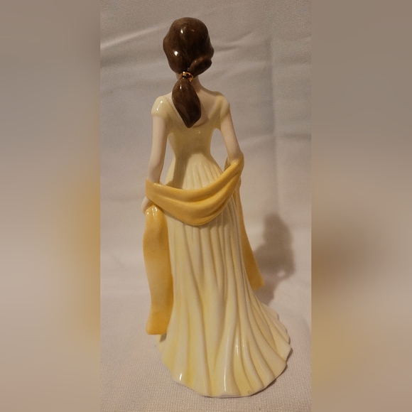 Royal Doultan Pretty Ladies Shannon HN4814 - Mint Condition - Picture 3 of 3